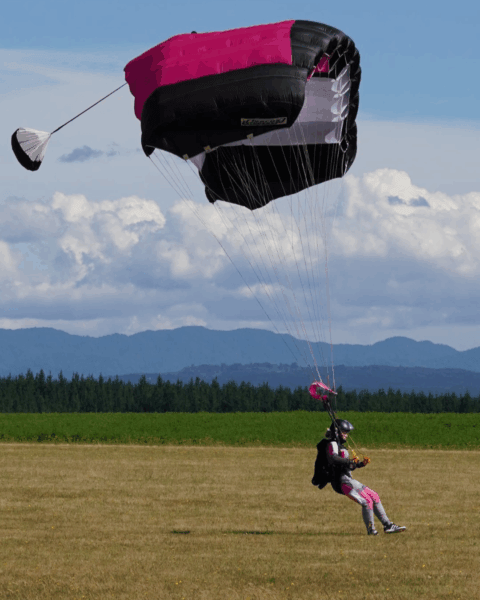Sophie landing a Safire 4 canopy at the drop zone.