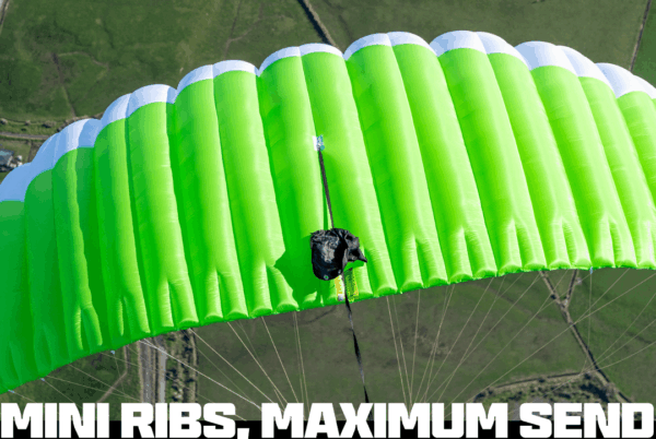 Safire 4 canopy in flight with graphic highlighting the canopy's mini rib design and performance features.